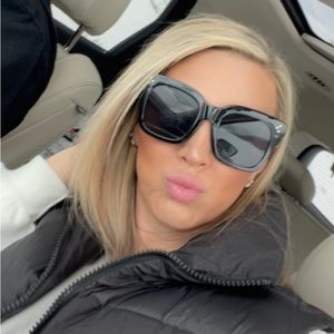 Meet your Posher, Christy